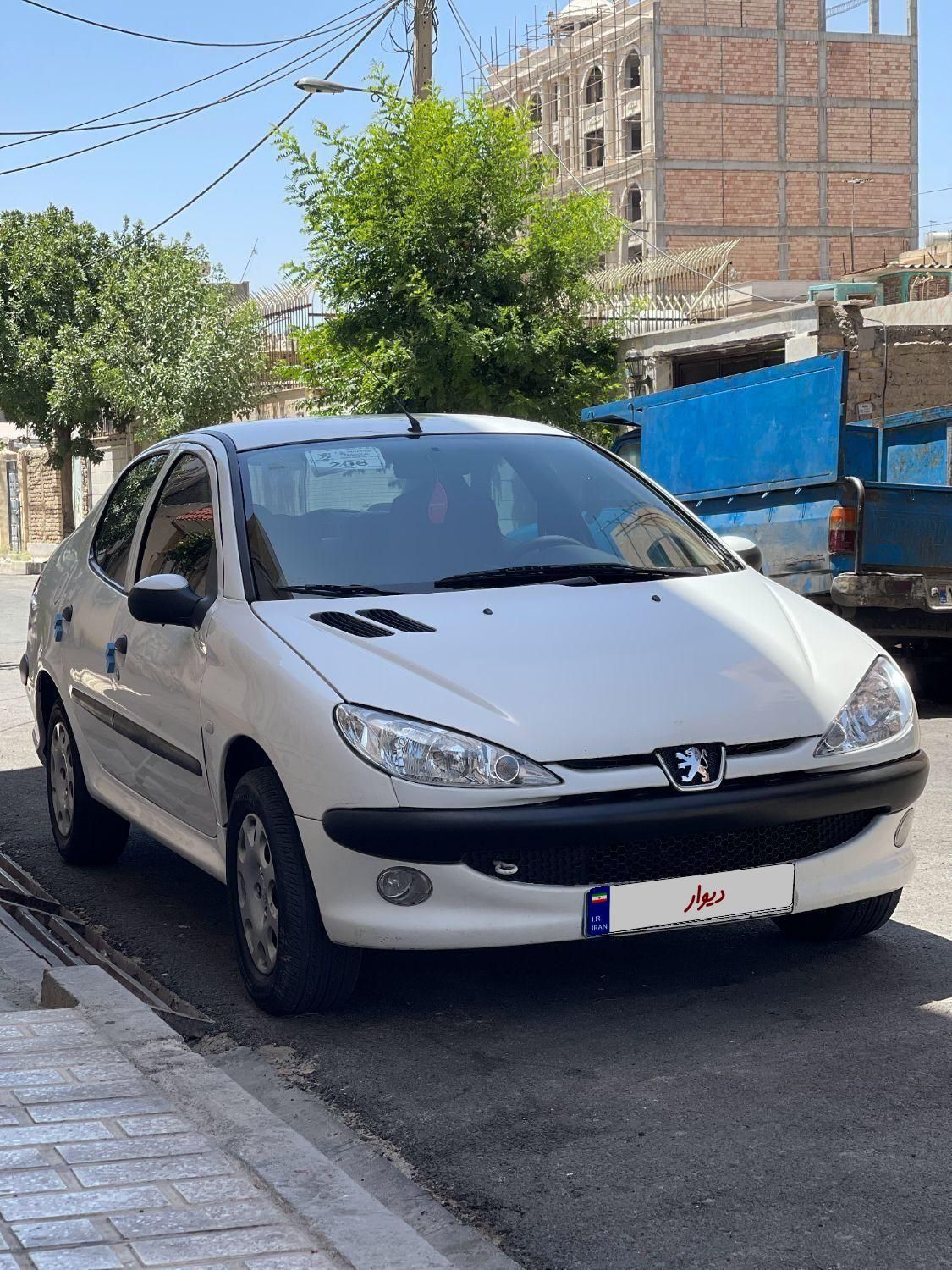 پژو ۲۰۶ صندوق دار v8 - 1393