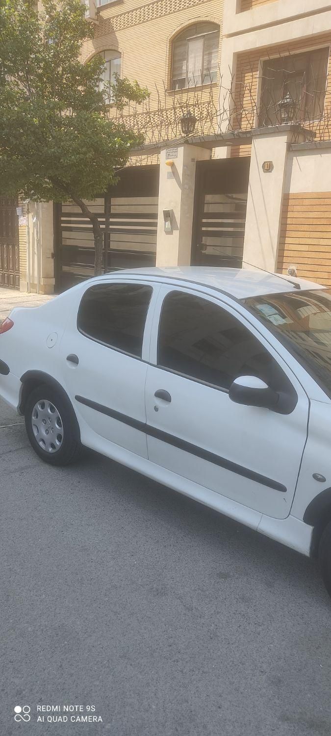 پژو ۲۰۶ صندوق دار v8 - 1392