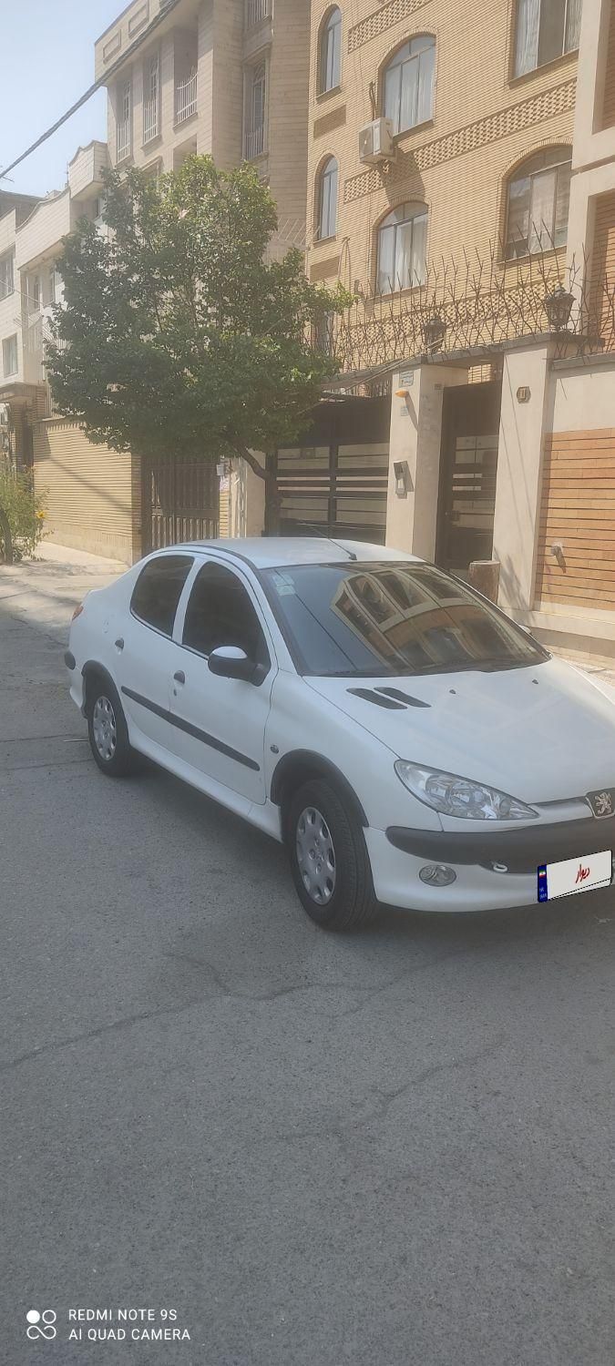 پژو ۲۰۶ صندوق دار v8 - 1392