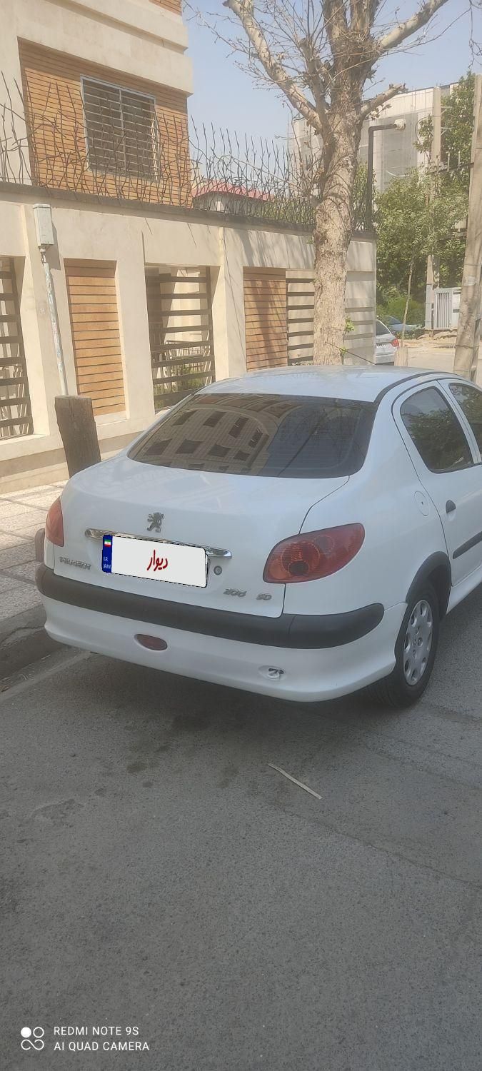 پژو ۲۰۶ صندوق دار v8 - 1392