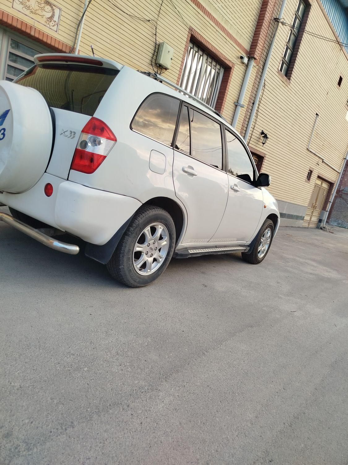 خودرو ام وی ام، X33 آگهی ann_18675228