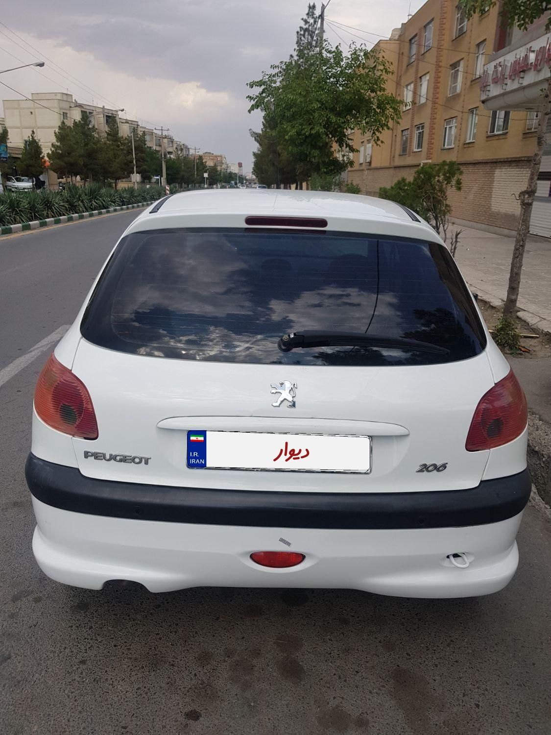 پژو 206 تیپ 3 - 1396