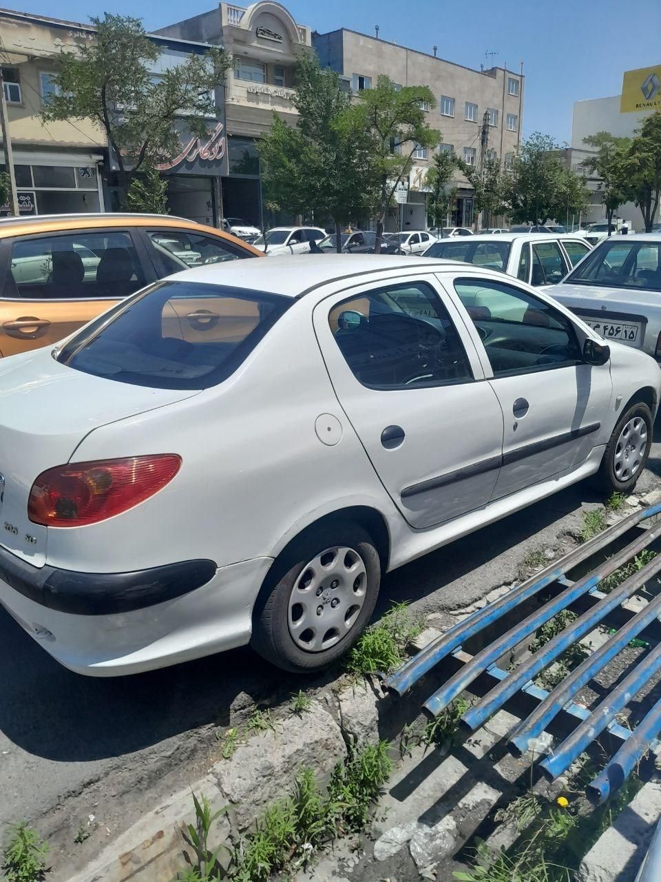 پژو ۲۰۶ صندوق دار v8 - 1393