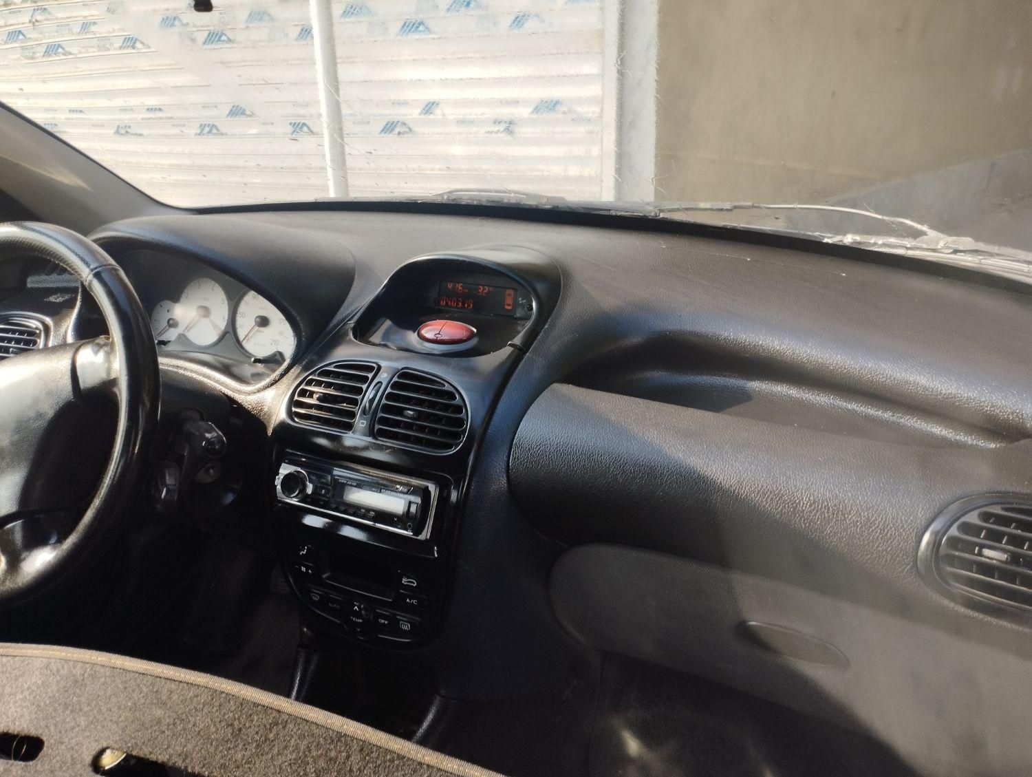 پژو ۲۰۶ صندوق دار v8 - 1393