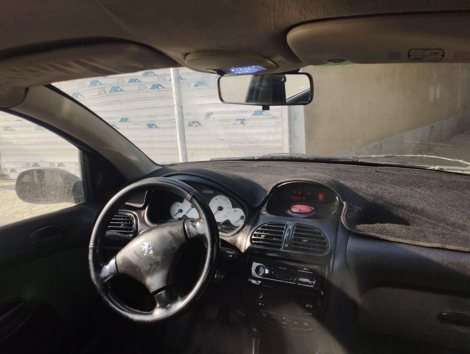 پژو ۲۰۶ صندوق دار v8 - 1393