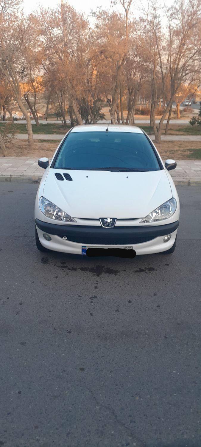 پژو ۲۰۶ صندوق دار v8 - 1393