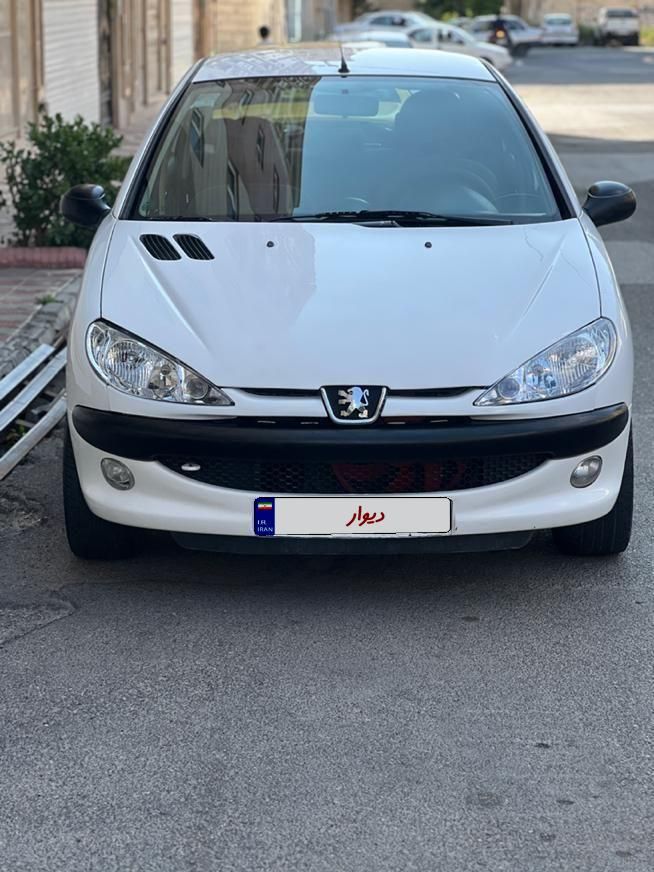 پژو ۲۰۶ صندوق دار v8 - 1390