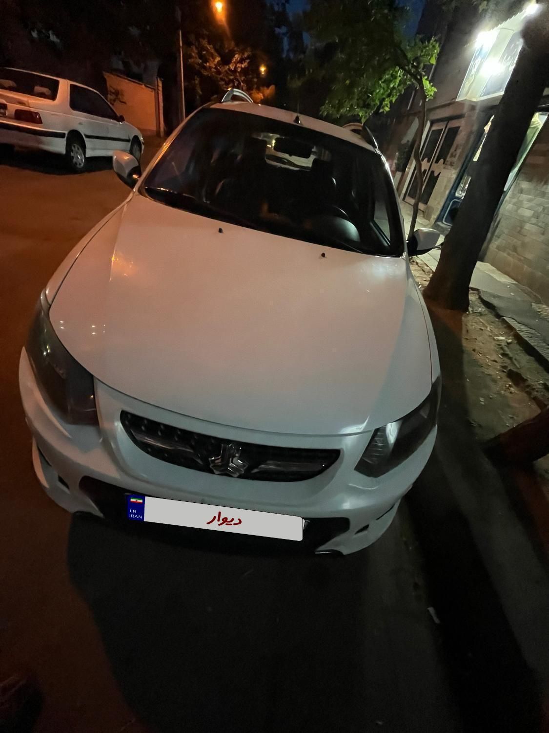 خودرو کوییک، معمولی آگهی ann_18686324