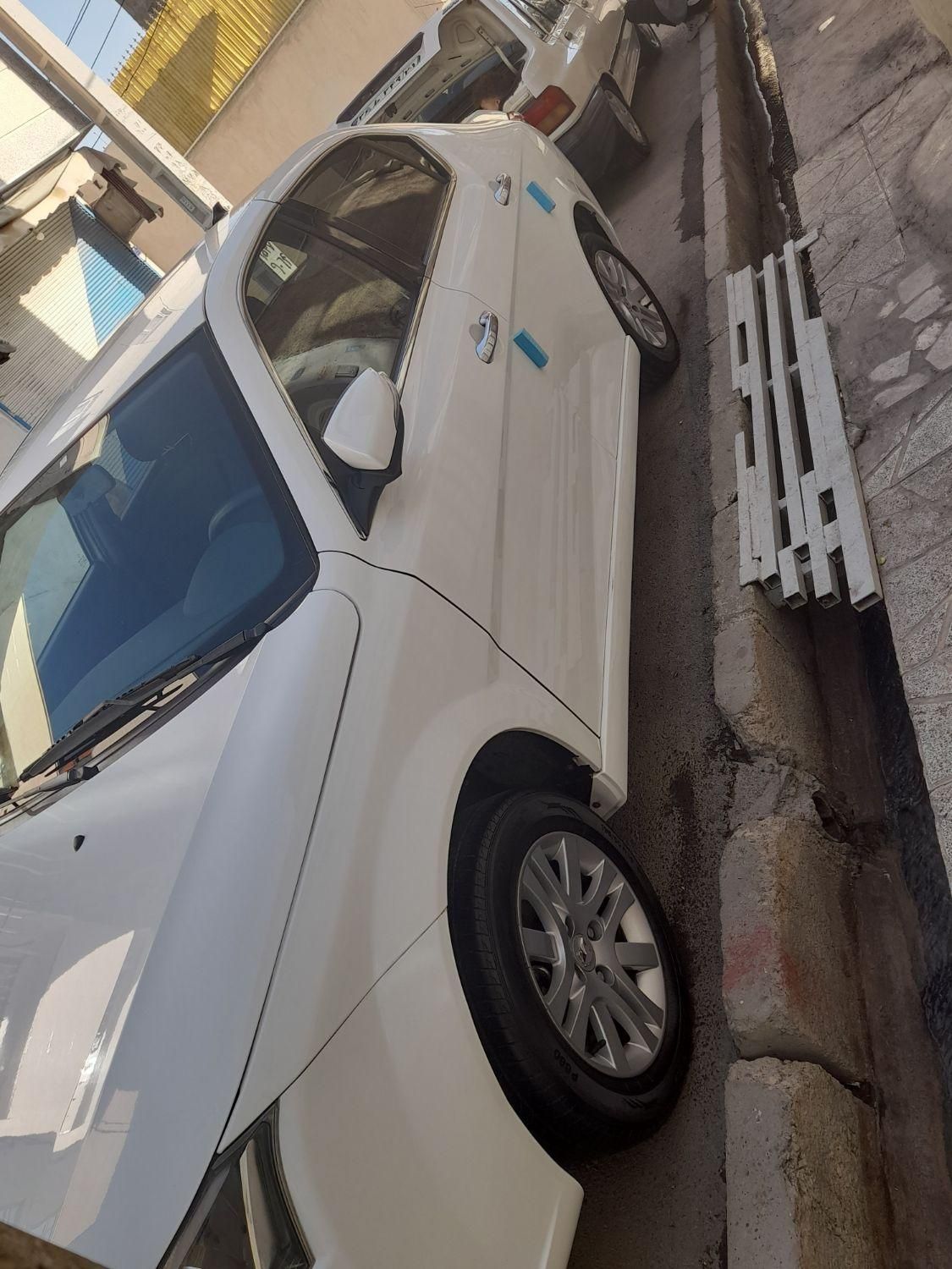 دنا پلاس تیپ ۲ سانروف ۴ ایربگ - 1401