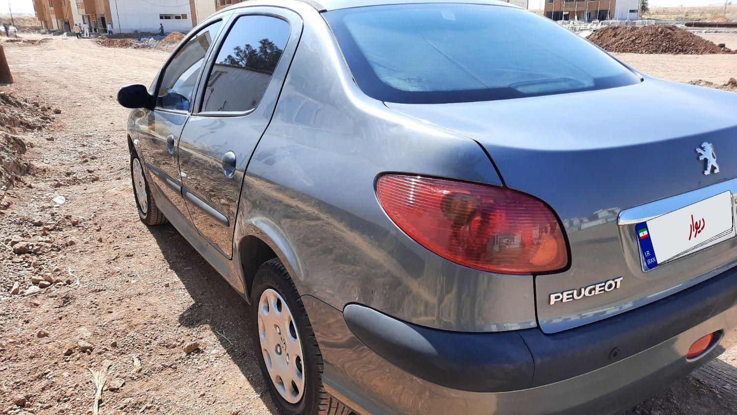 پژو ۲۰۶ صندوق دار v8 - 1395