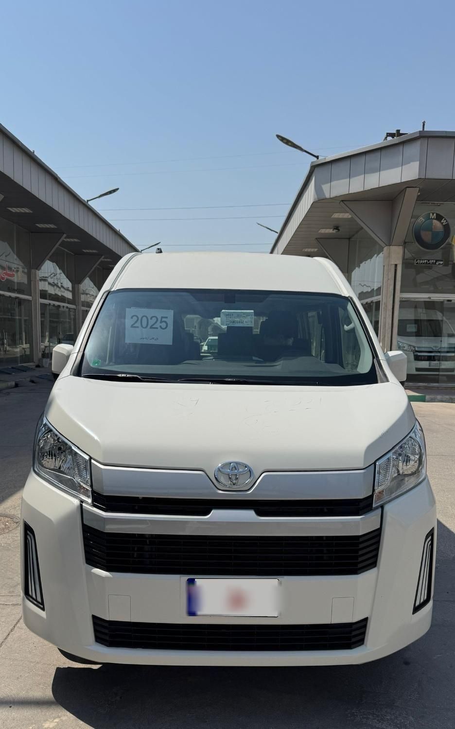 تویوتا کمری XLE - 2025