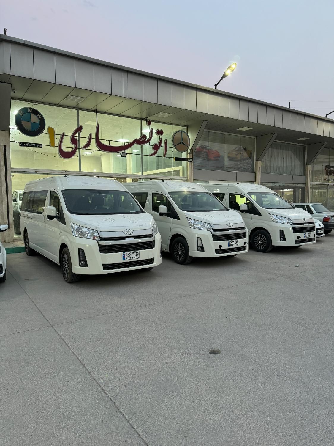 تویوتا کمری XLE - 2025