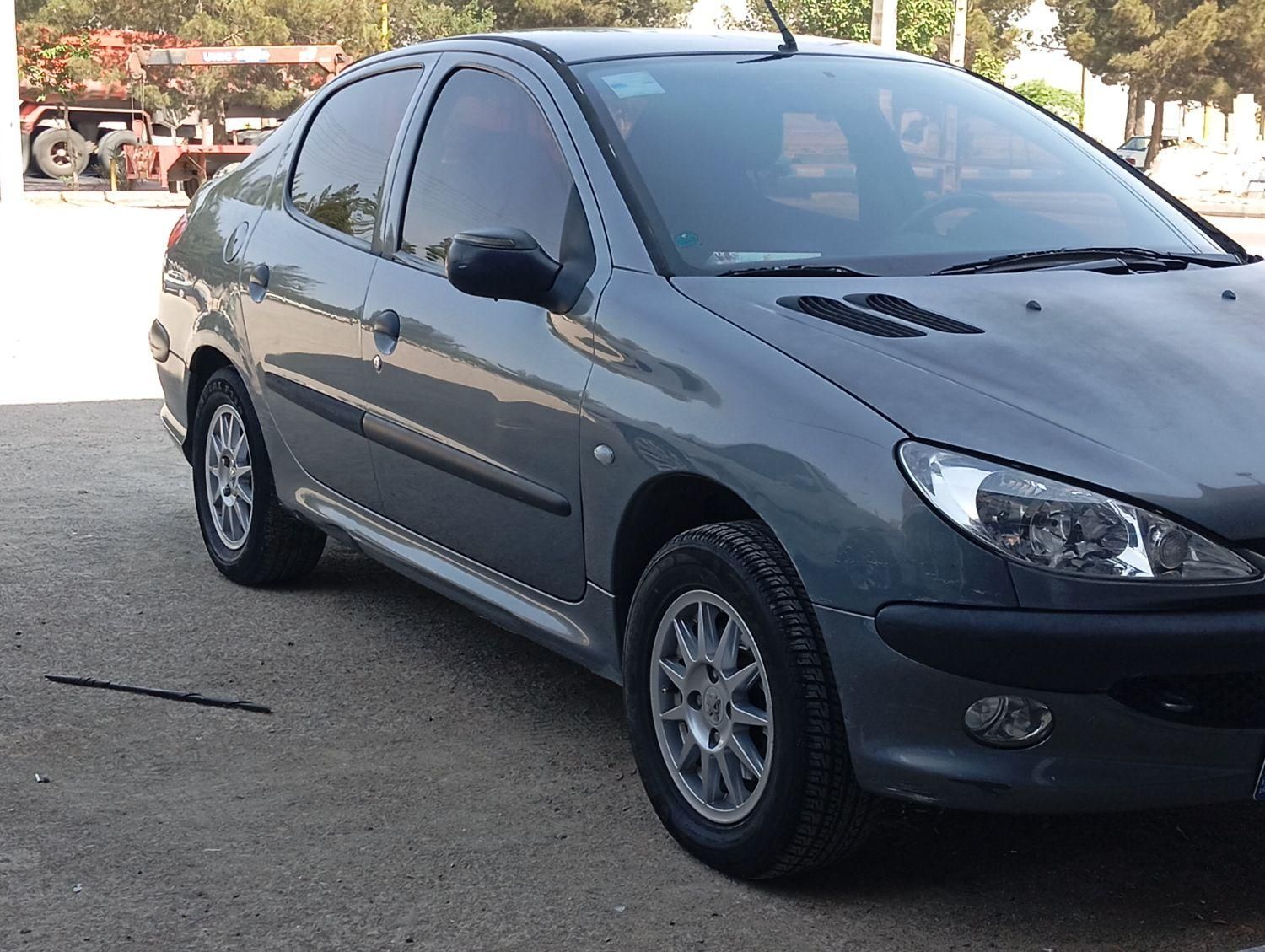 پژو ۲۰۶ صندوق دار v8 - 1392