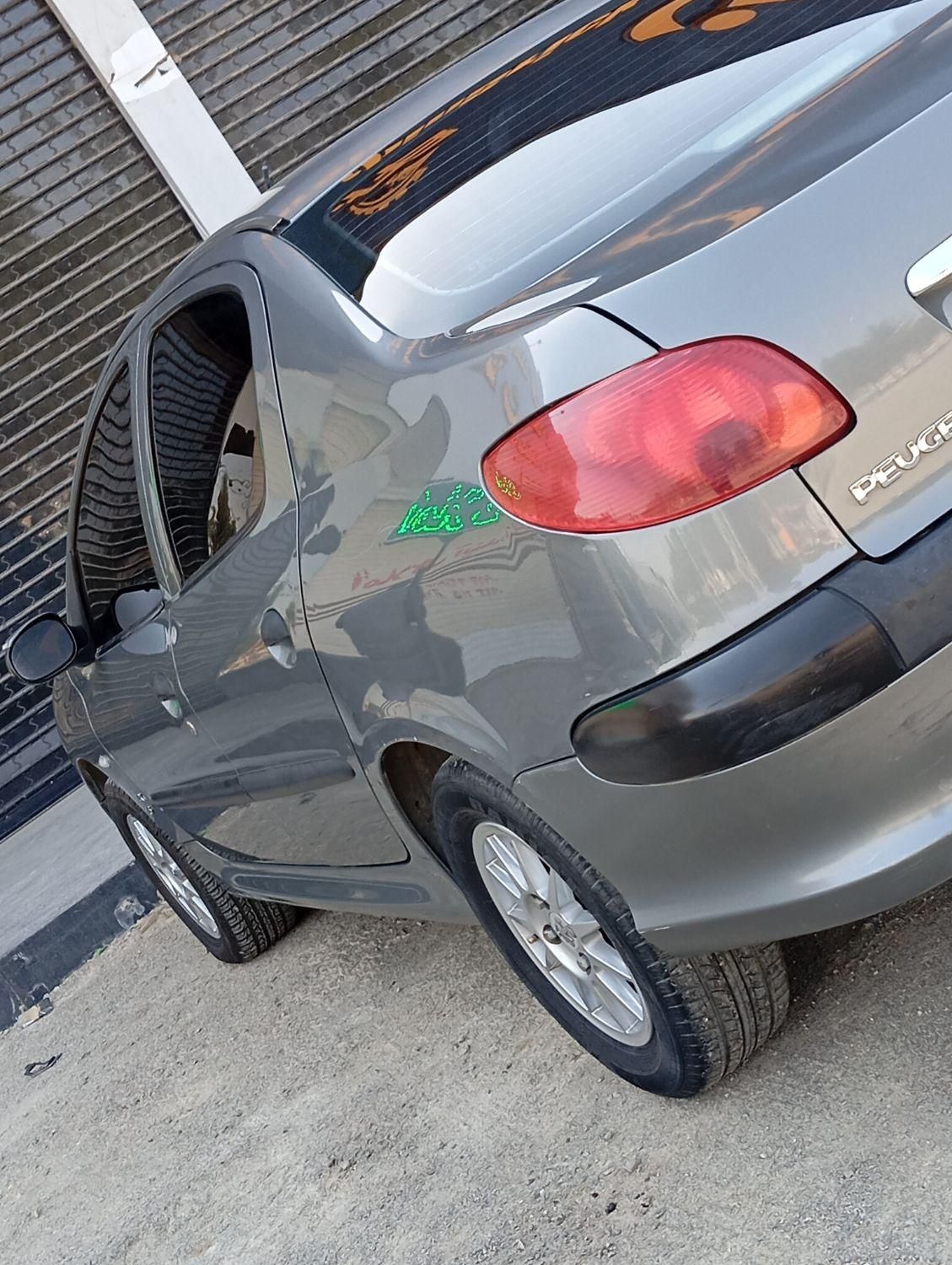 پژو ۲۰۶ صندوق دار v8 - 1392