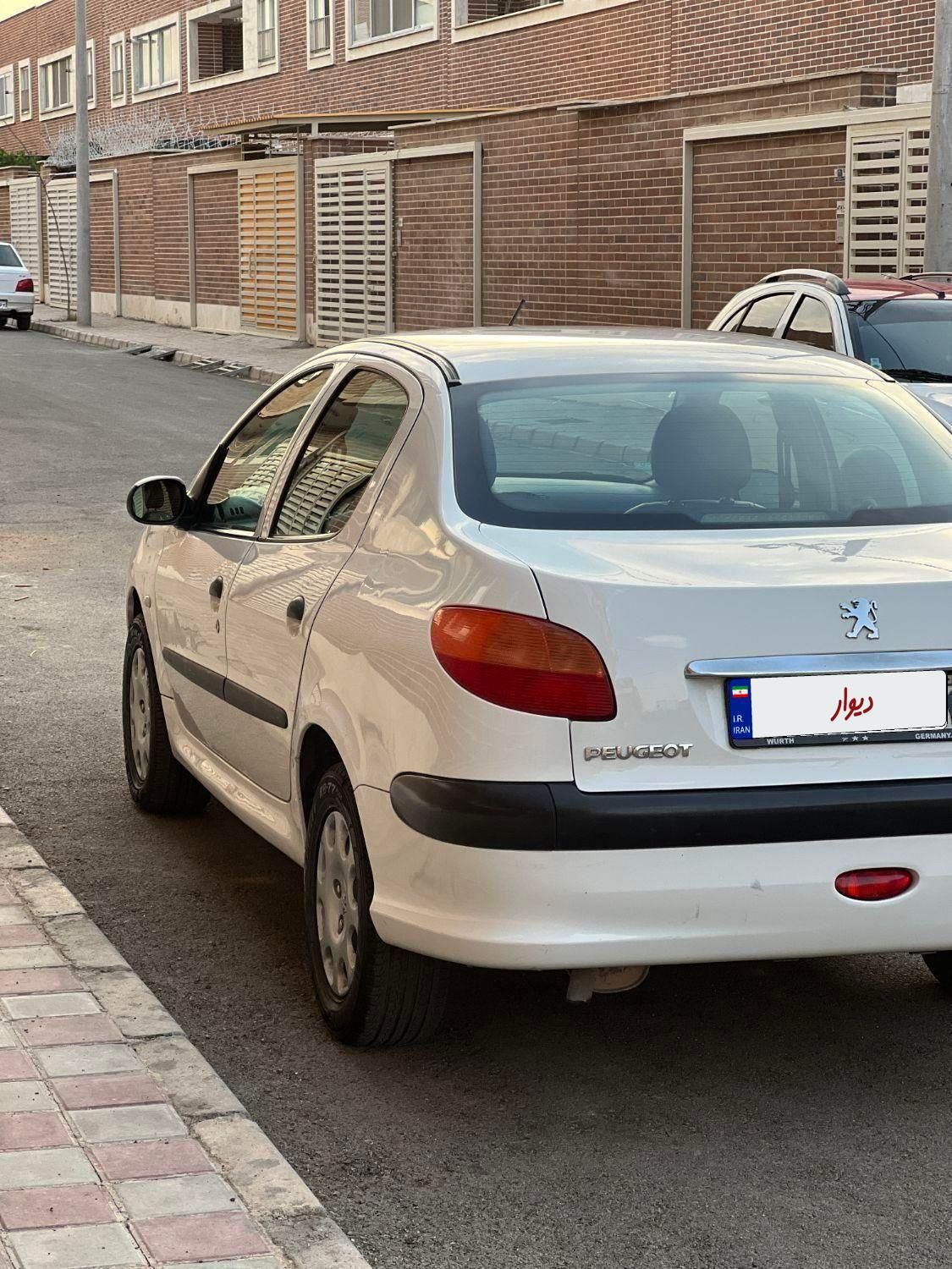 پژو ۲۰۶ صندوق دار v20 - 1389