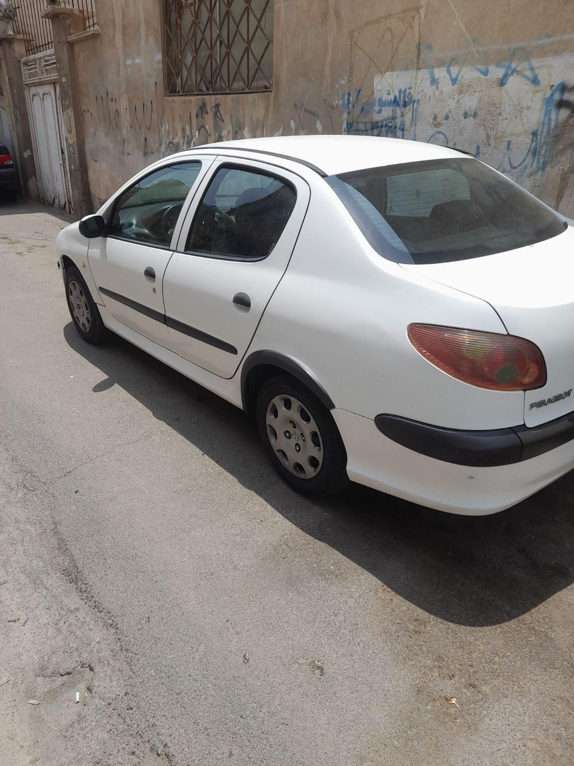 پژو ۲۰۶ صندوق دار v8 - 1392