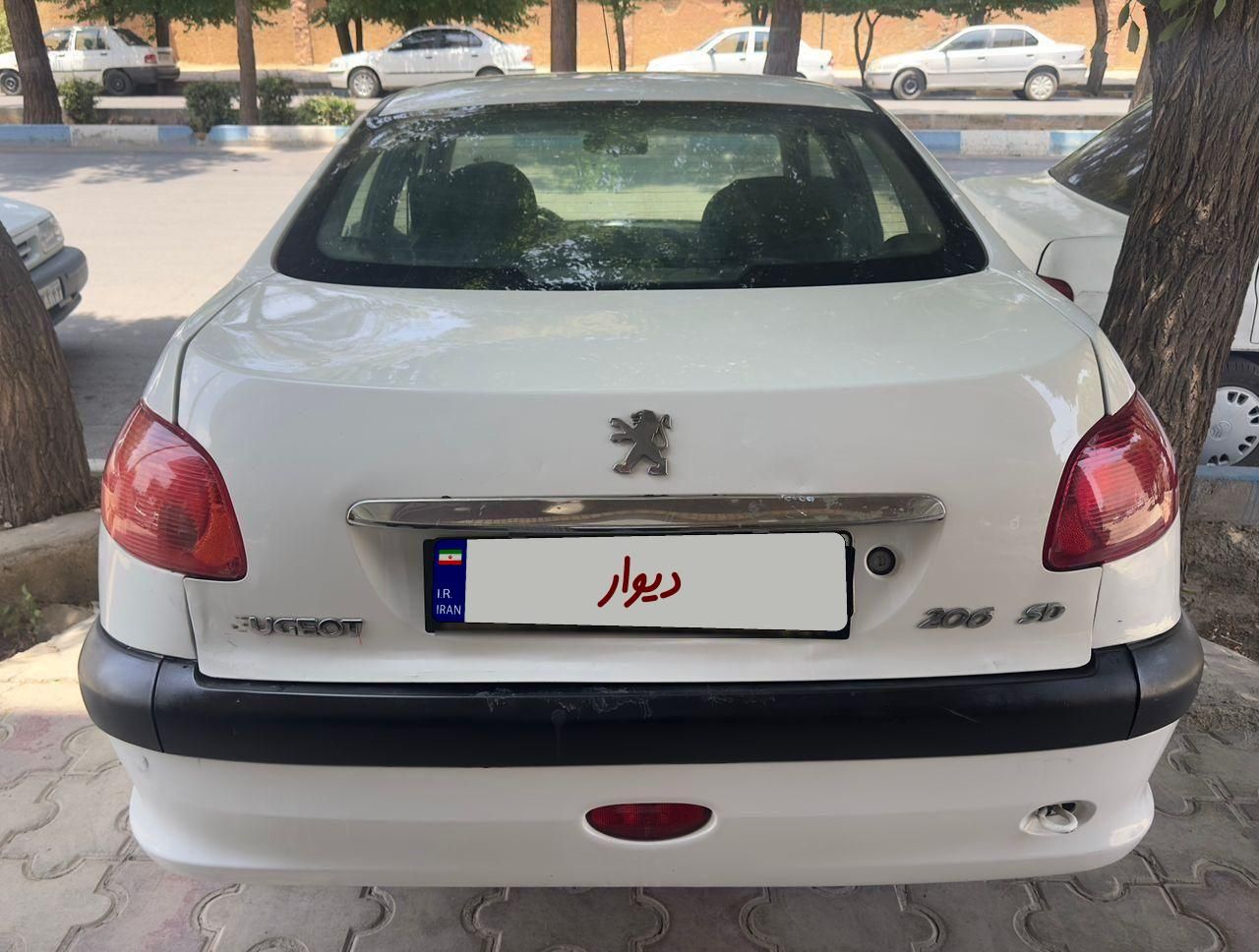 پژو ۲۰۶ صندوق دار v8 - 1391