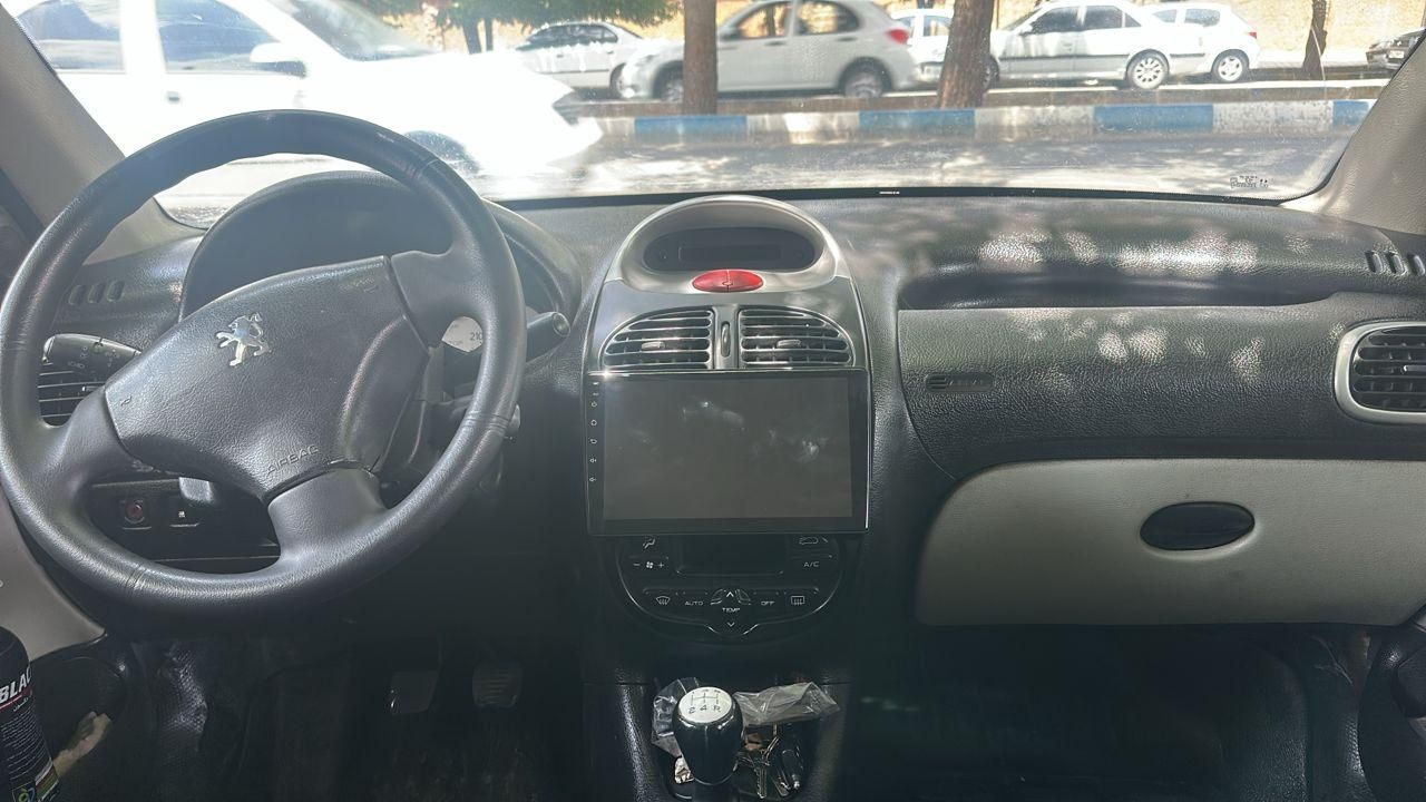 پژو ۲۰۶ صندوق دار v8 - 1391