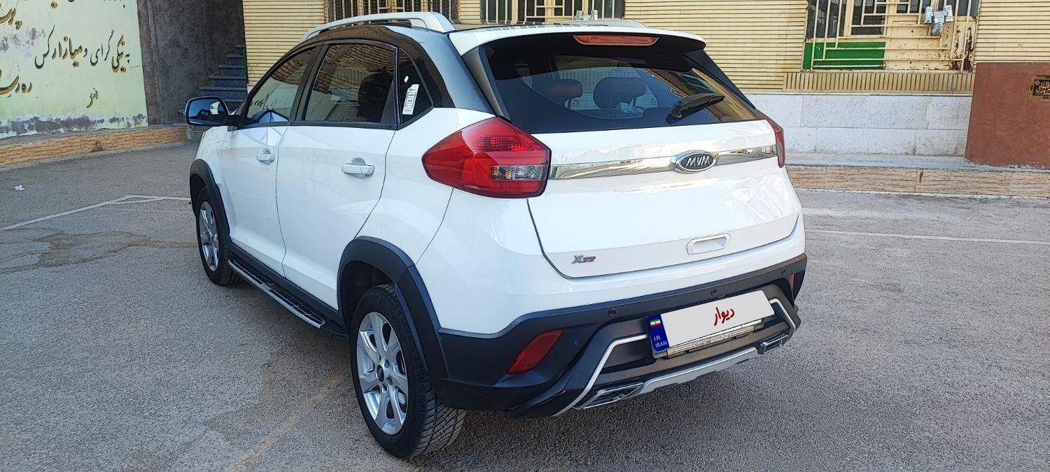 ام وی ام X22 دنده‌ای لاکچری - 1399