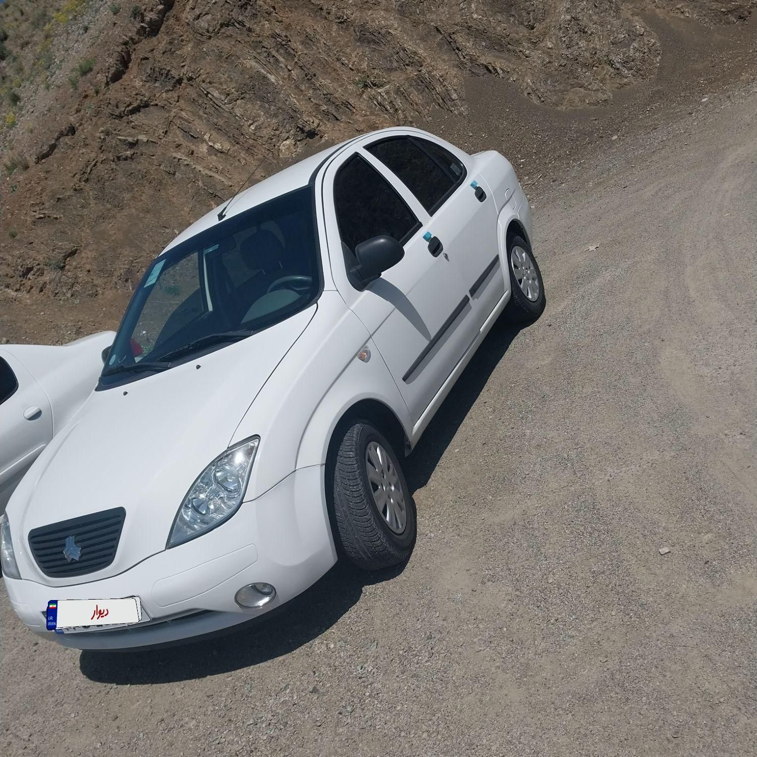 تیبا صندوق دار SX - 1401