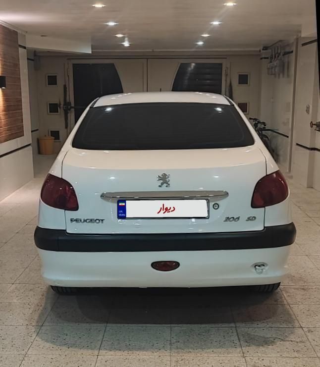 پژو ۲۰۶ صندوق دار v8 - 1393