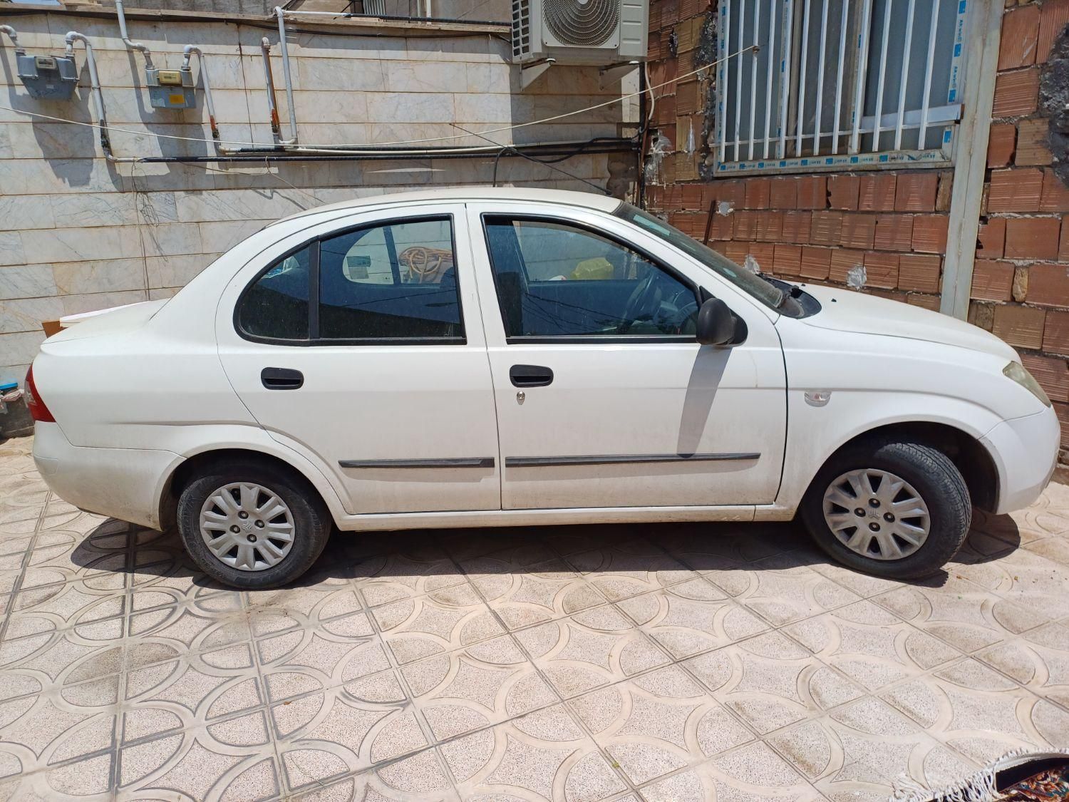 تیبا صندوق دار SX - 1400