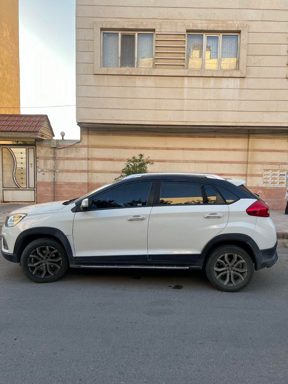 خودرو ام وی ام، X22 آگهی ann_18697521