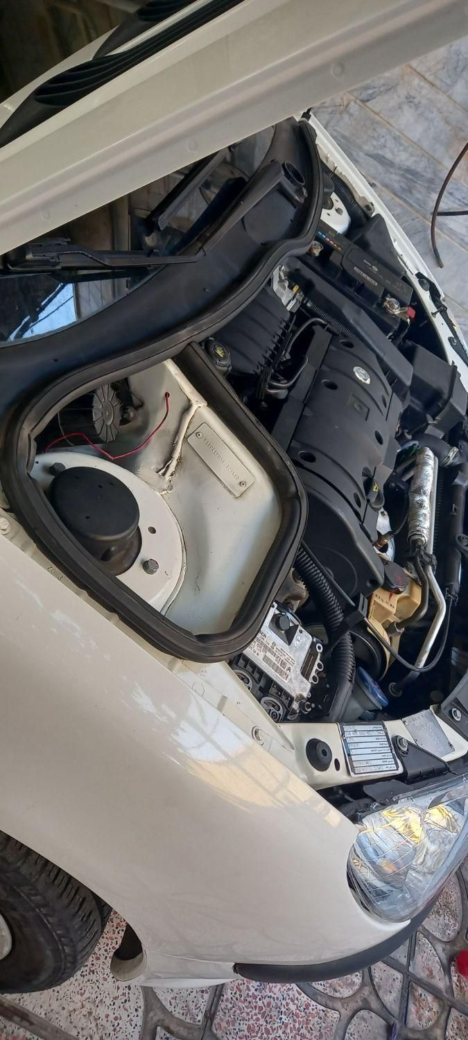 پژو ۲۰۶ صندوق دار v8 - 1390