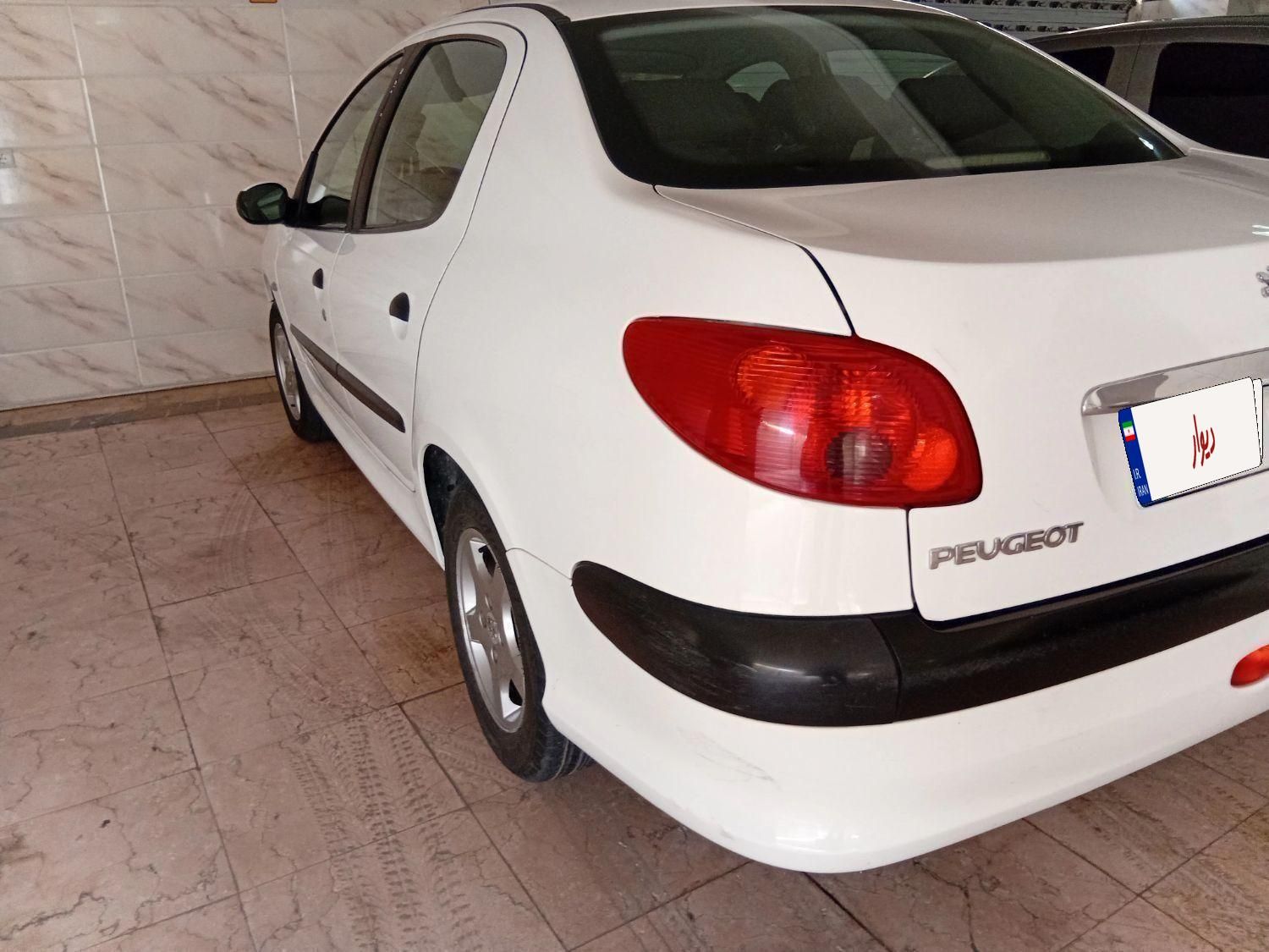 پژو ۲۰۶ صندوق دار v8 - 1390