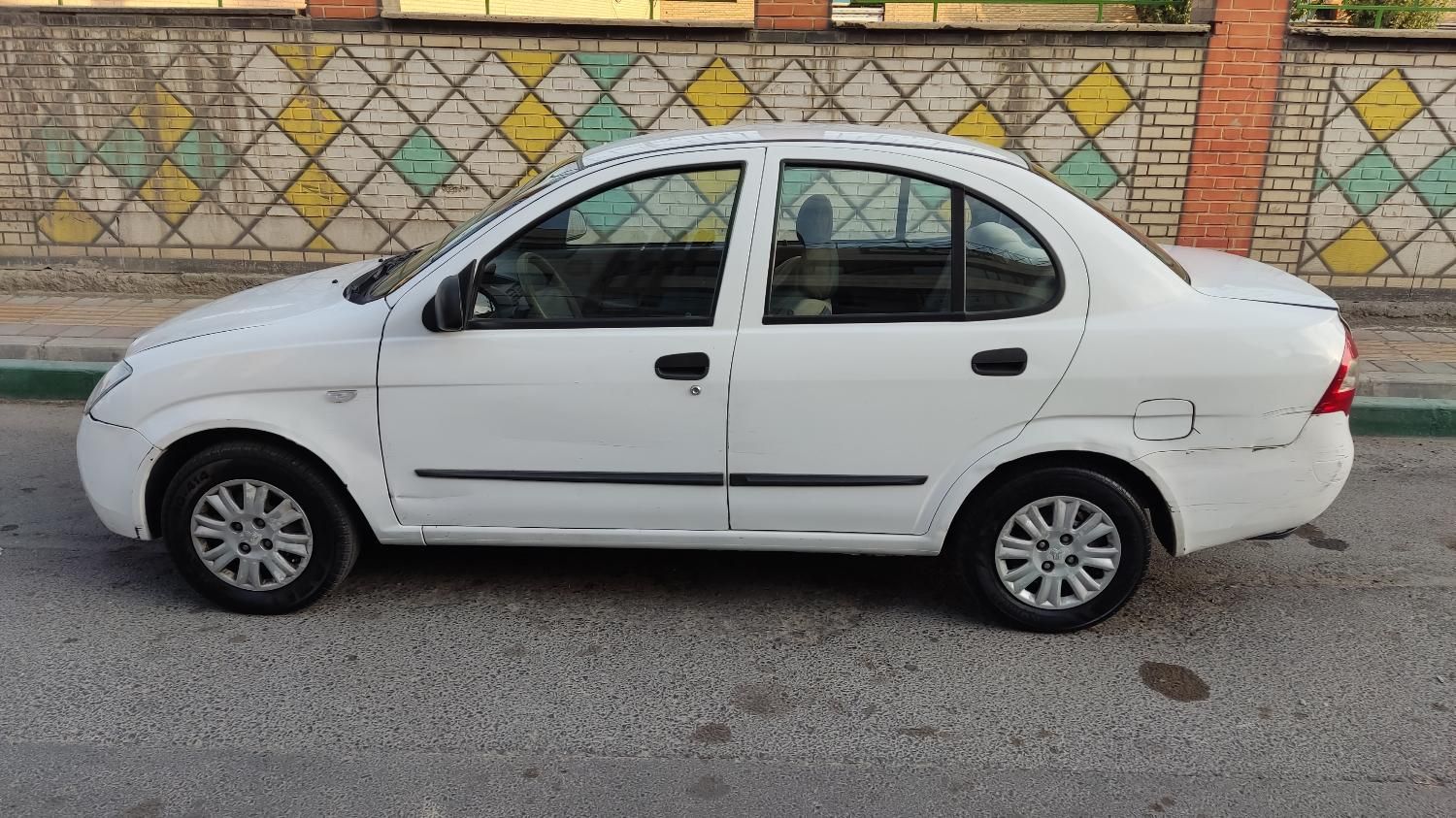 تیبا صندوق دار EX - 1395