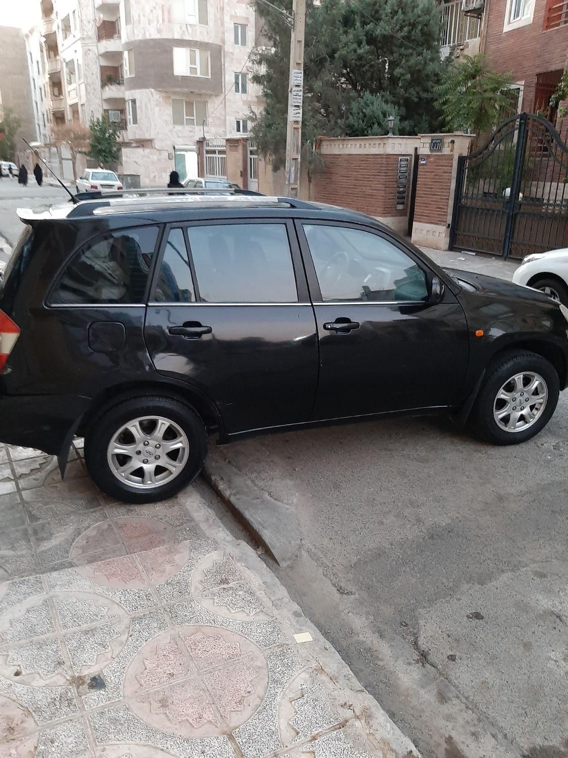 خودرو ام وی ام، X33 آگهی ann_18698296
