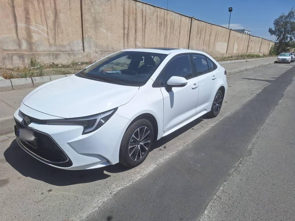 تویوتا کمری XLE - 2023