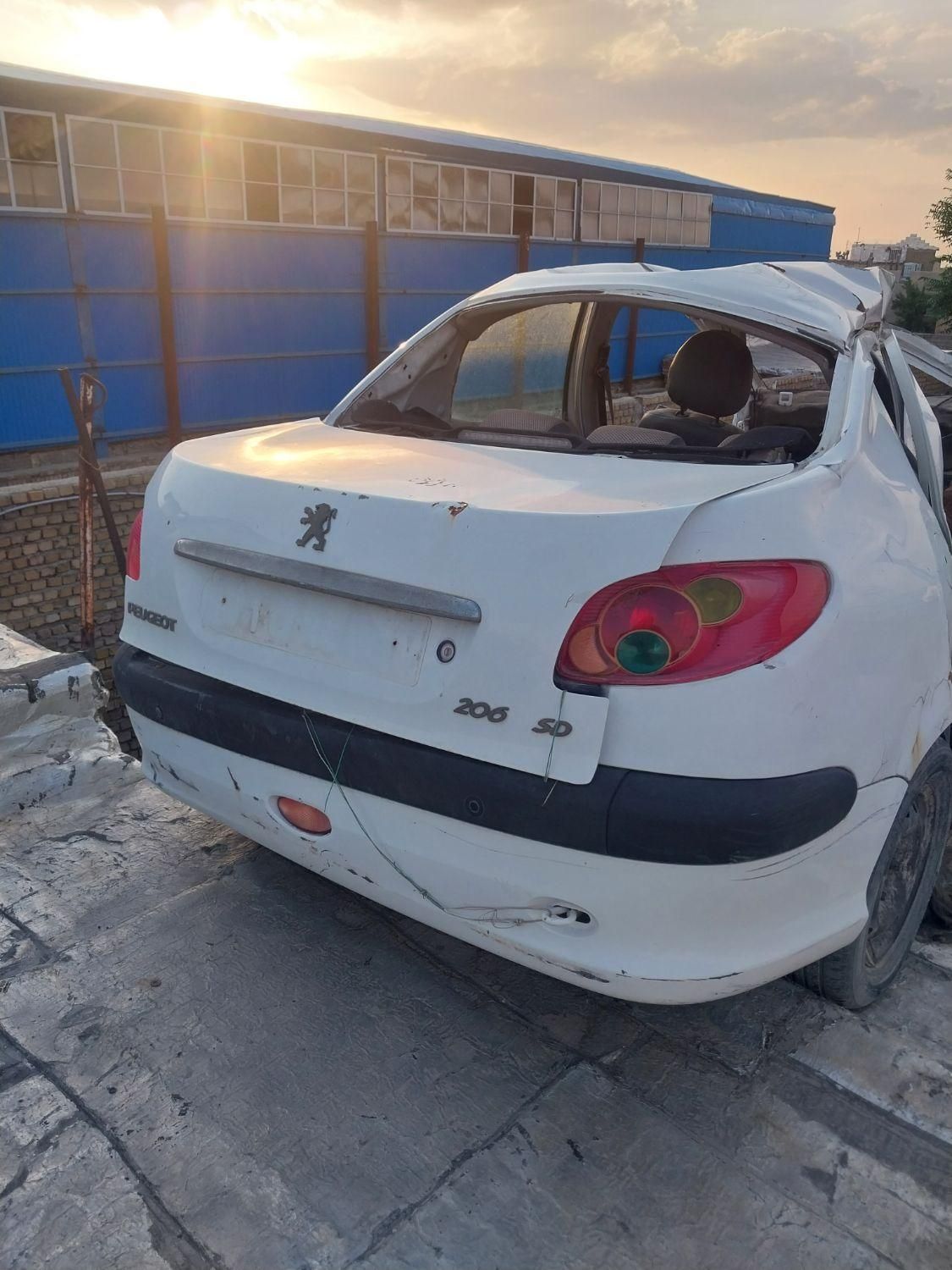 پژو ۲۰۶ صندوق دار v8 - 1397