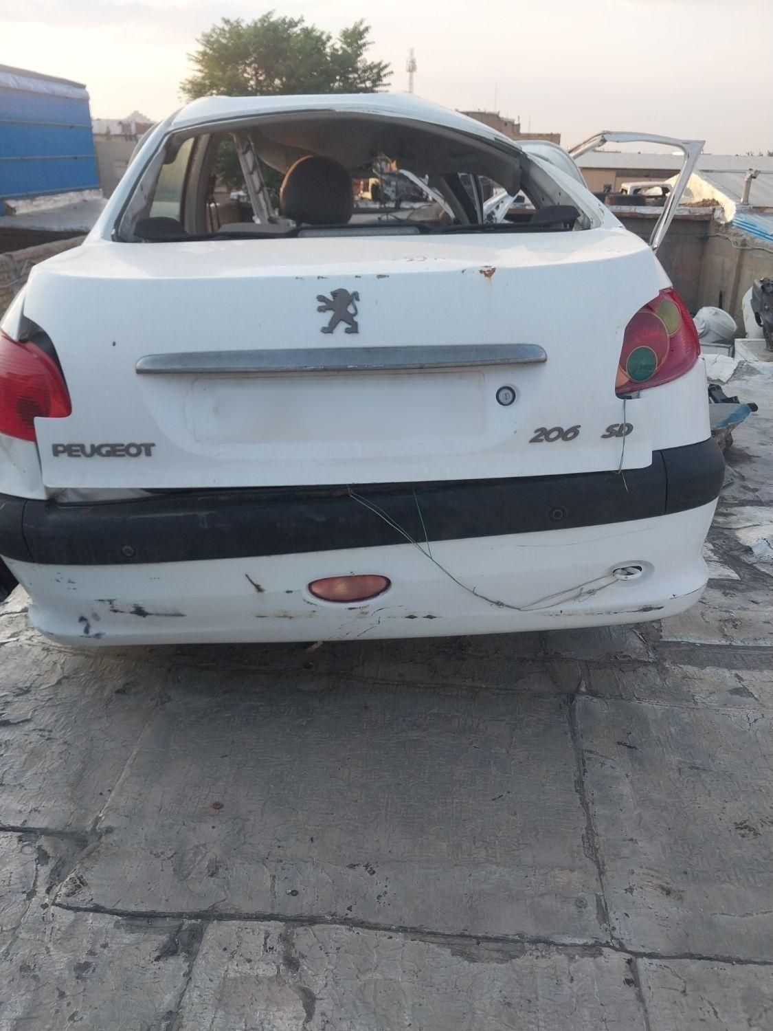 پژو ۲۰۶ صندوق دار v8 - 1397