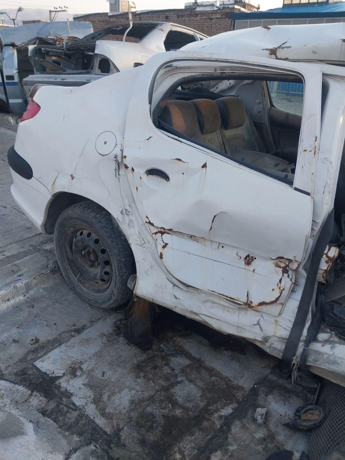 پژو ۲۰۶ صندوق دار v8 - 1397
