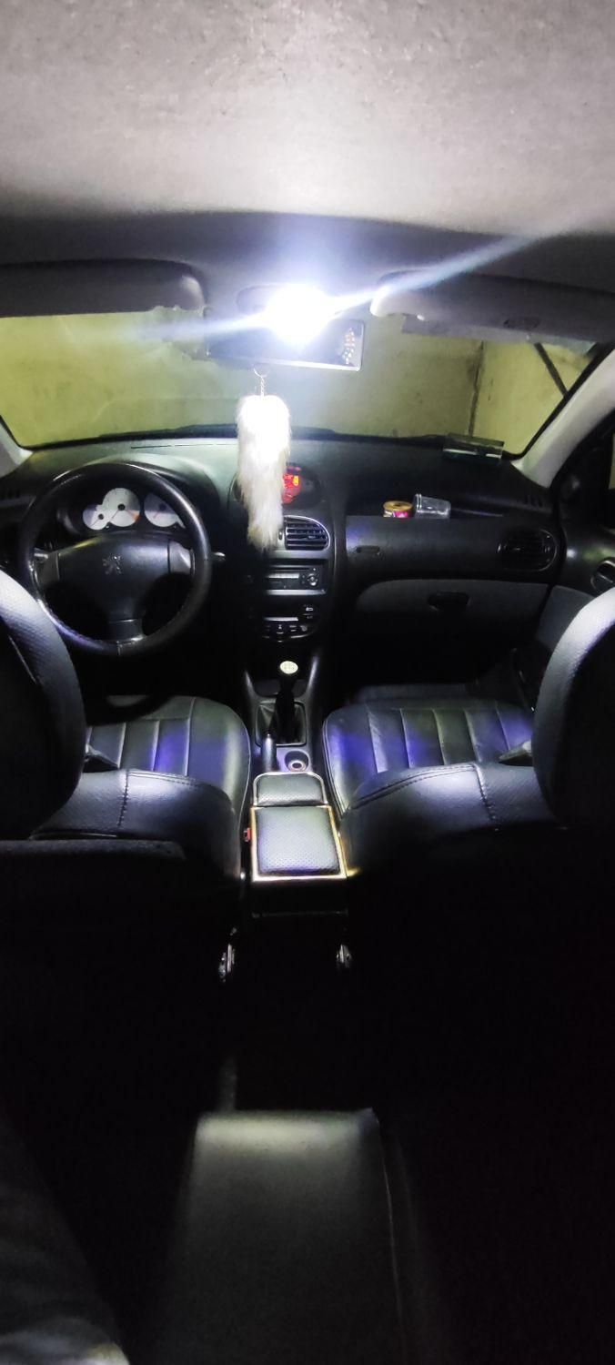 پژو ۲۰۶ صندوق دار v8 - 1395