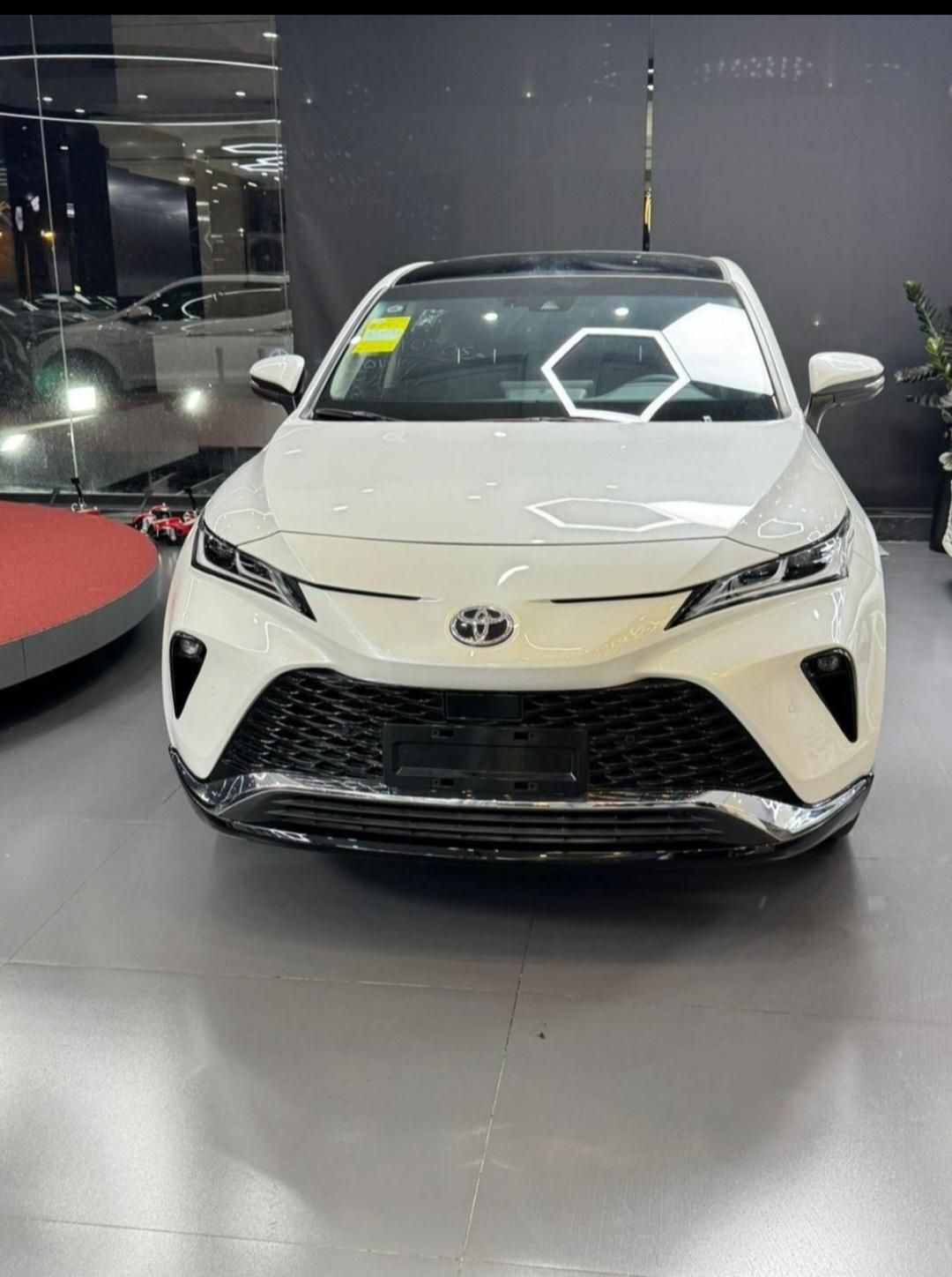 تویوتا کمری XLE - 2024