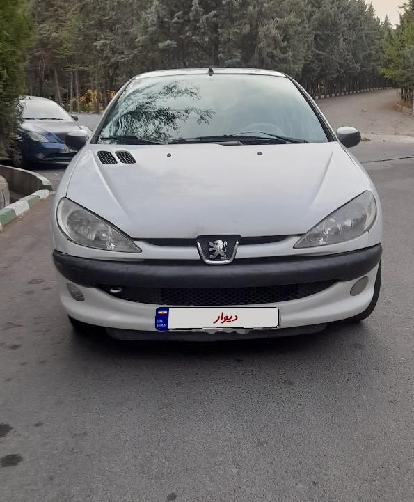 پژو ۲۰۶ صندوق دار v8 - 1394