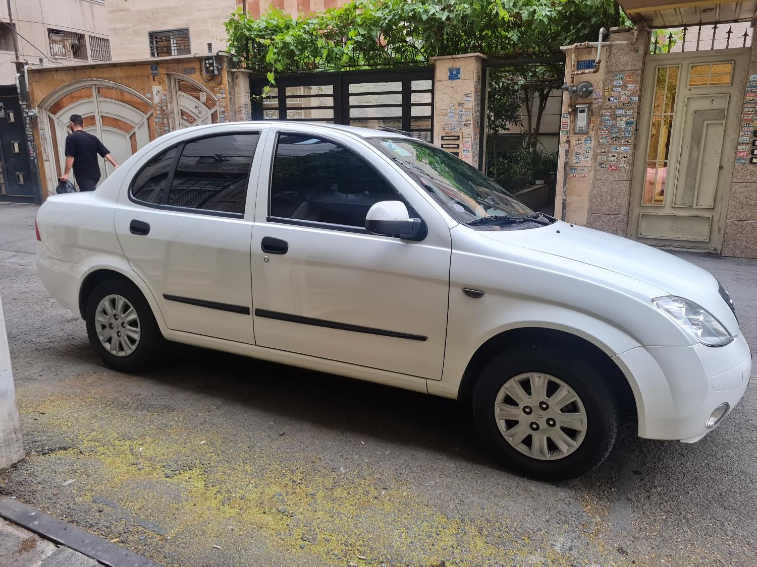 تیبا صندوق دار SX - 1398