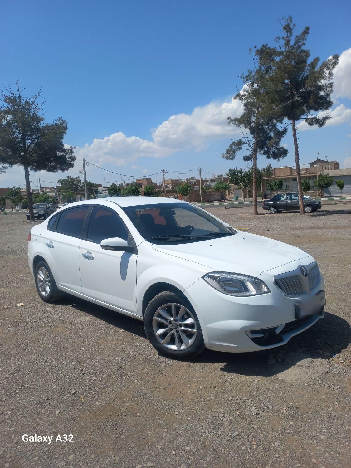 برلیانس H330 دنده‌ای 1500 - 1396