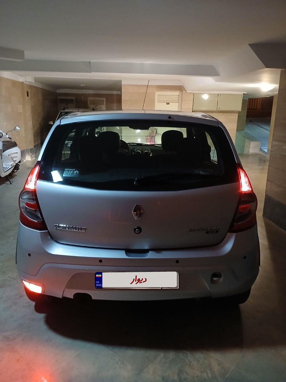 خودرو رنو، ساندرو آگهی ann_18706003