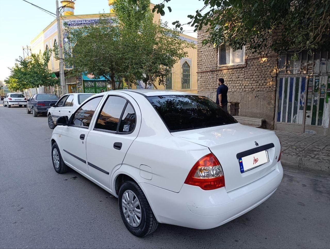 تیبا صندوق دار SX - 1401