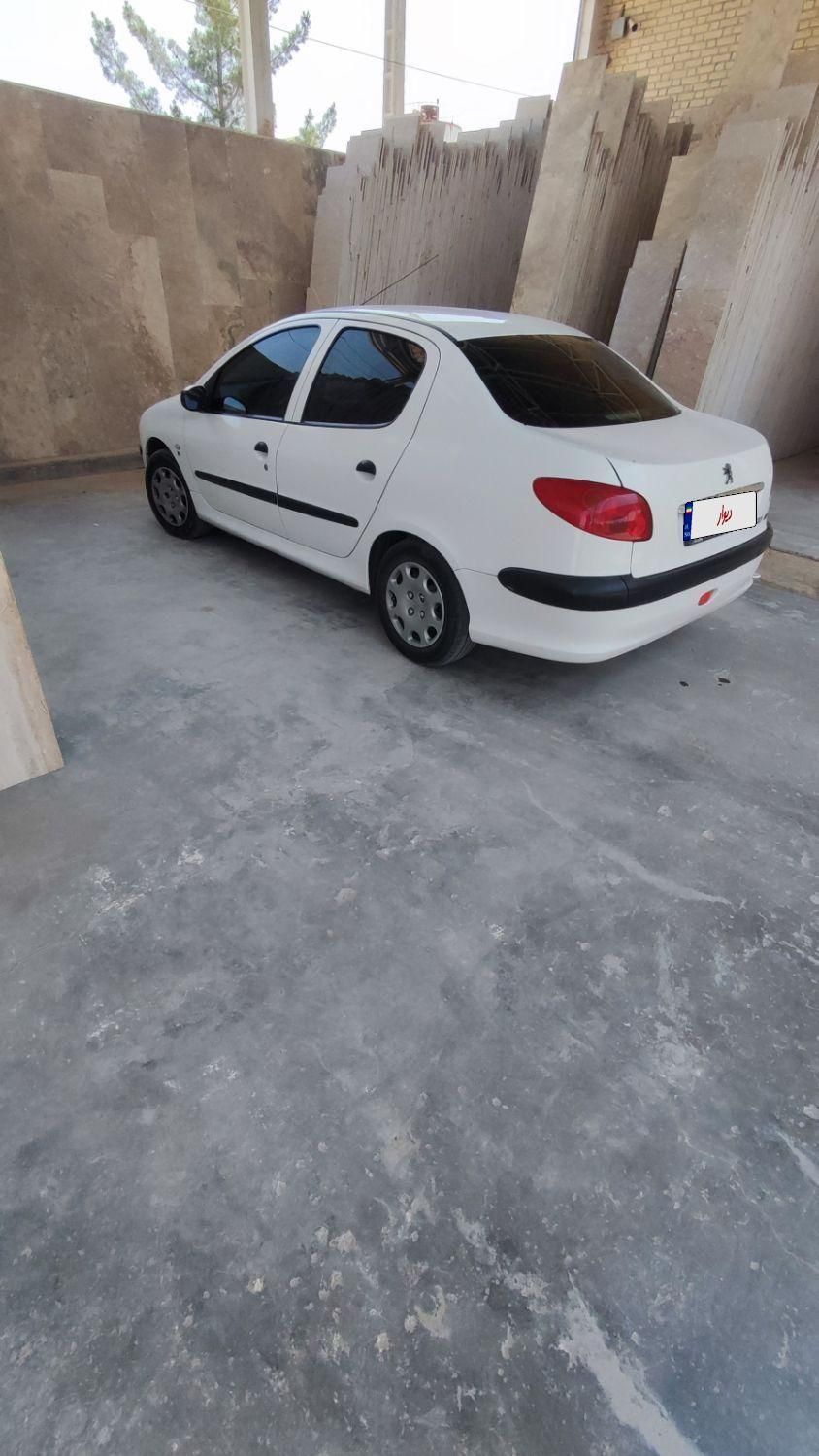 پژو ۲۰۶ صندوق دار v8 - 1395