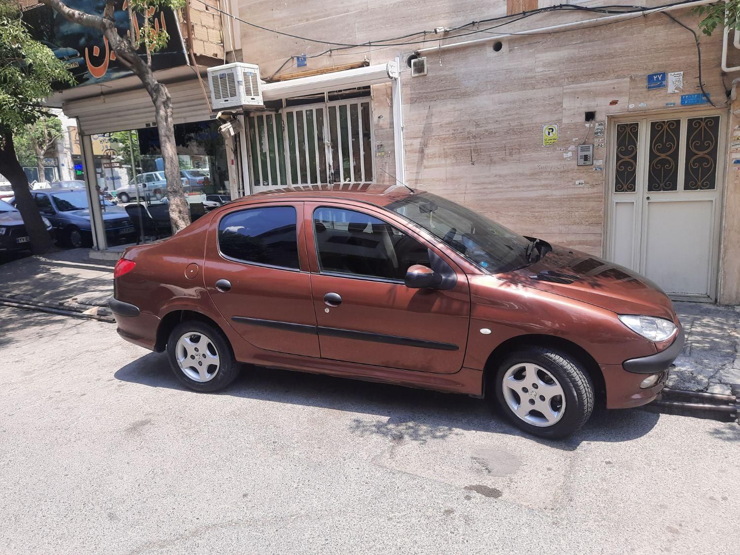 پژو ۲۰۶ صندوق دار v8 - 1390