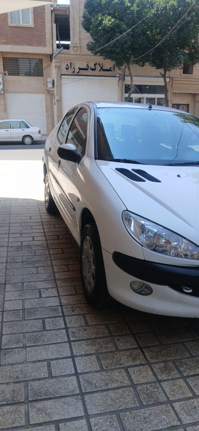 پژو ۲۰۶ صندوق دار v8 - 1390