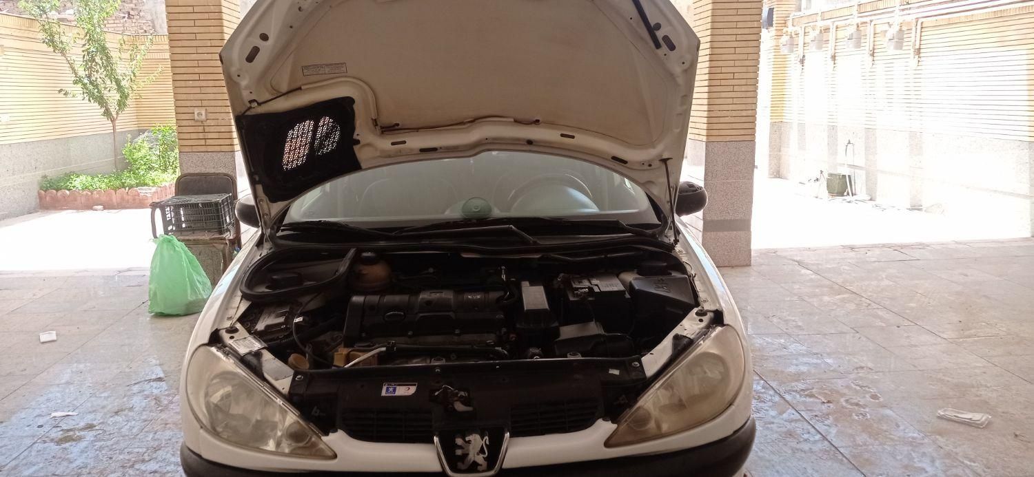 پژو ۲۰۶ صندوق دار v8 - 1389
