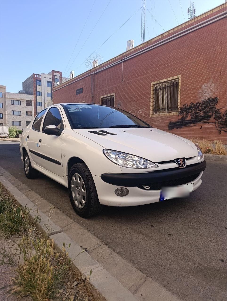 پژو ۲۰۶ صندوق دار v8 - 1393
