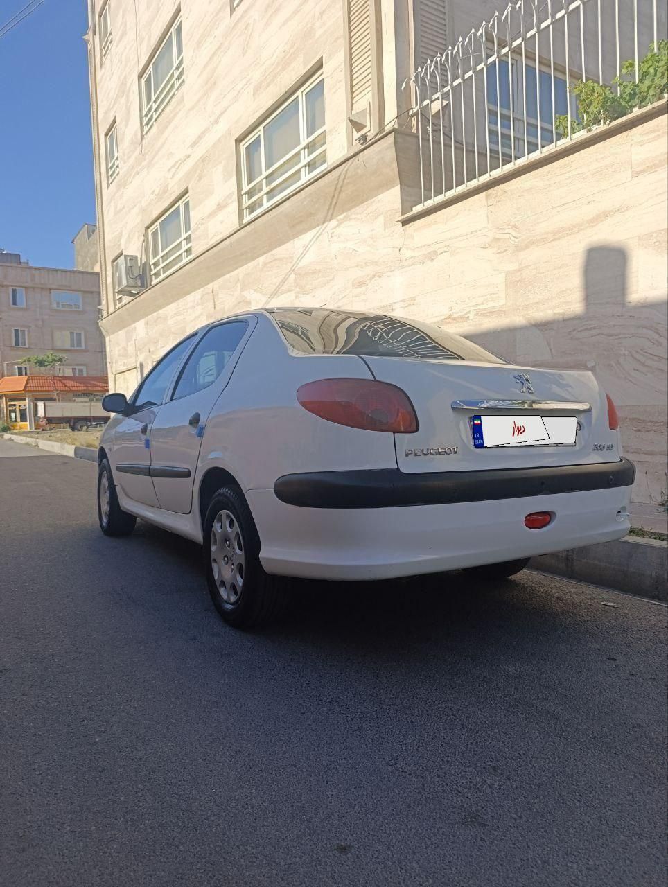 پژو ۲۰۶ صندوق دار v8 - 1393