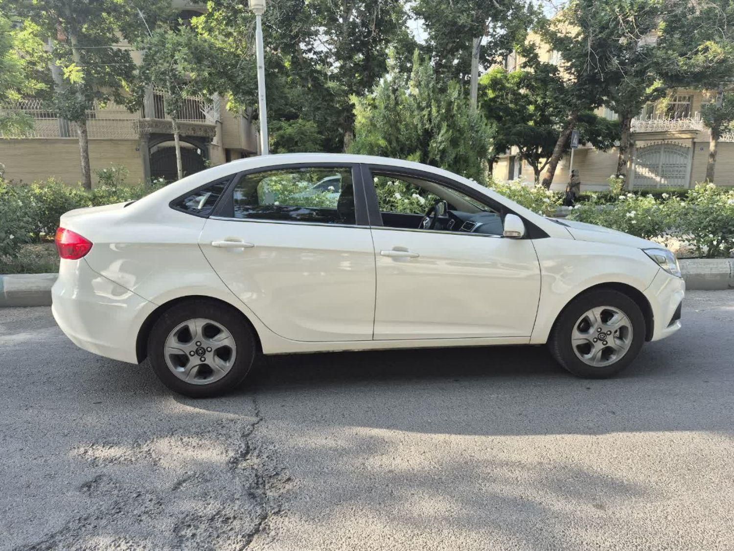 جک J4 اتوماتیک ساده - 1400