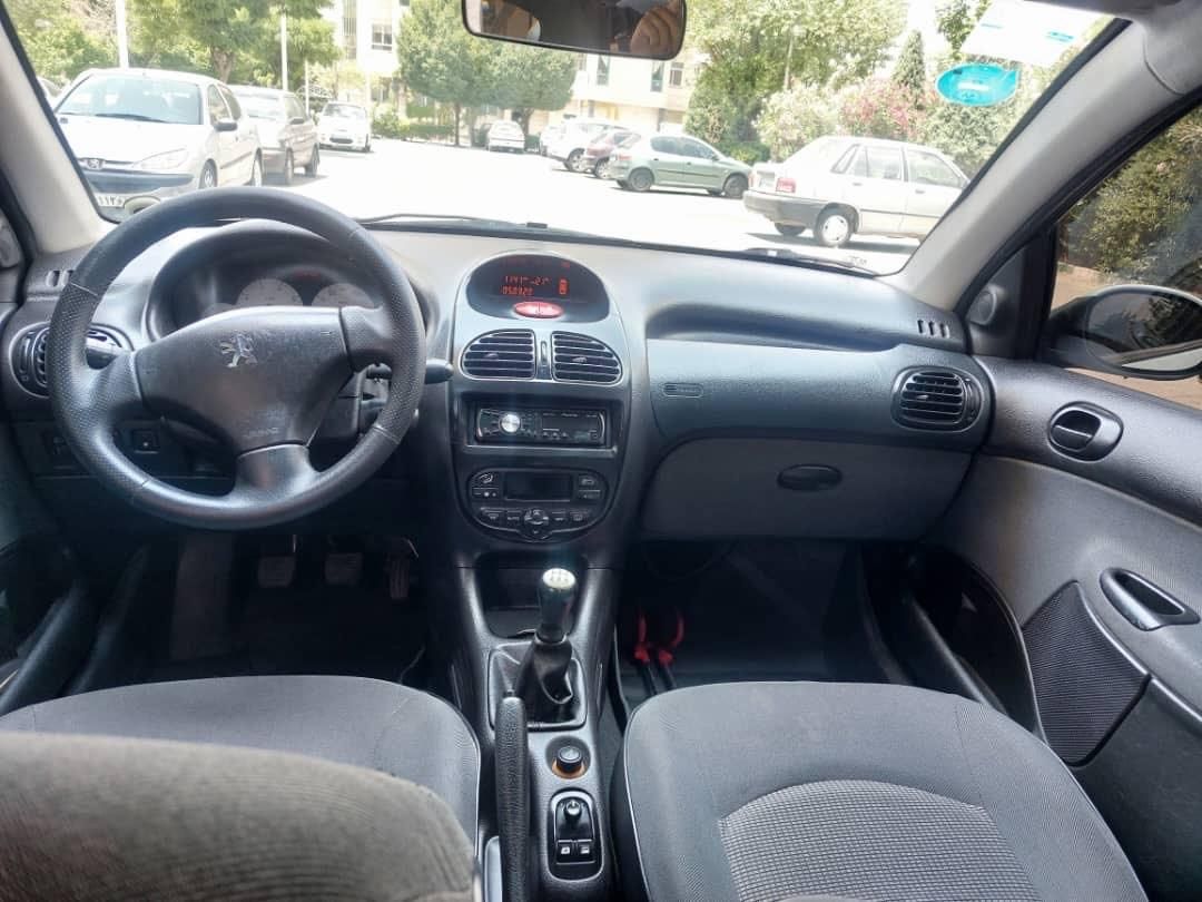 پژو ۲۰۶ صندوق دار v8 - 1392